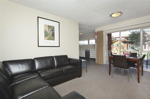 Forrest Hotel & Apartments - Melbourne Tourism 6