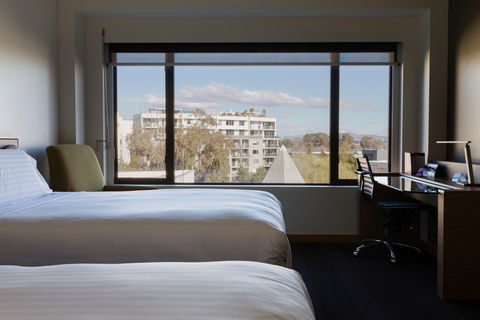 Crowne Plaza Canberra - Melbourne Tourism 4