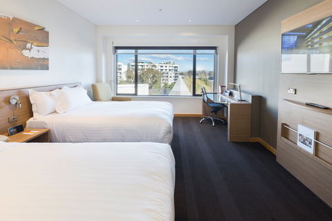 Crowne Plaza Canberra - Melbourne Tourism 6