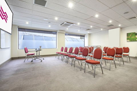 Crowne Plaza Canberra - Melbourne Tourism 9