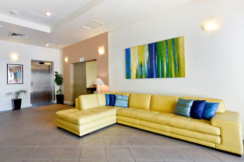 Metro Advance Apartments & Hotel - Melbourne Tourism 2
