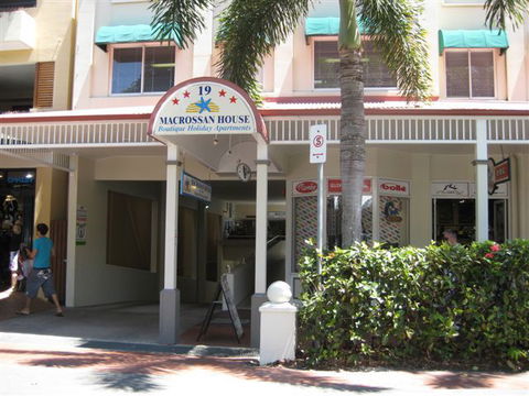 Macrossan House Boutique Holidays Apts - Melbourne Tourism 1