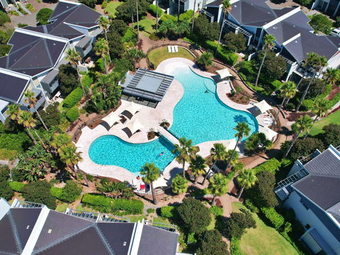 Pullman Magenta Shores Resort - Melbourne Tourism 1