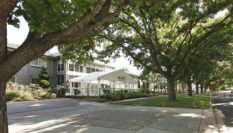 Forrest Hotel & Apartments - Melbourne Tourism 0