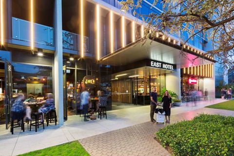 East Hotel - Melbourne Tourism 1
