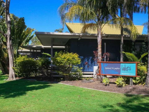 Sanctuary Lakes Fauna Retreat - Melbourne Tourism 0