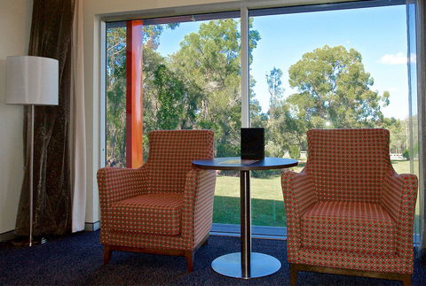 Alexandra Hills Hotel - Melbourne Tourism 2