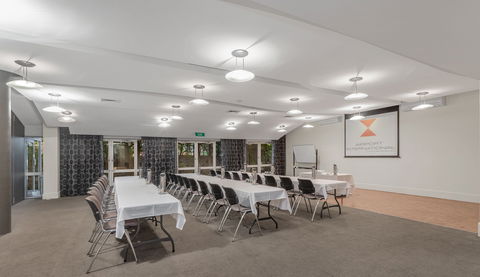 The Airport International Motel - Melbourne Tourism 13