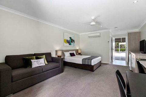 Econo Lodge Beachside - Melbourne Tourism 8