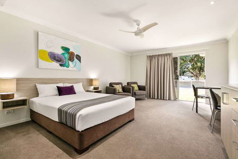 Econo Lodge Beachside - Melbourne Tourism 13