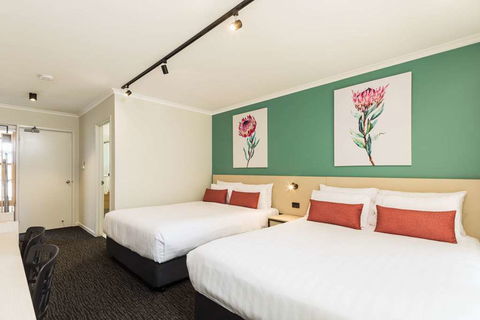 NIghtcap At Balaclava Hotel - Melbourne Tourism 5