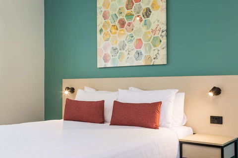 NIghtcap At Balaclava Hotel - Melbourne Tourism 9