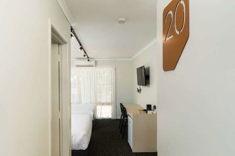 NIghtcap At Balaclava Hotel - Melbourne Tourism 16