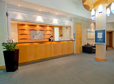 Oaks Waterfront Resort - Melbourne Tourism 1