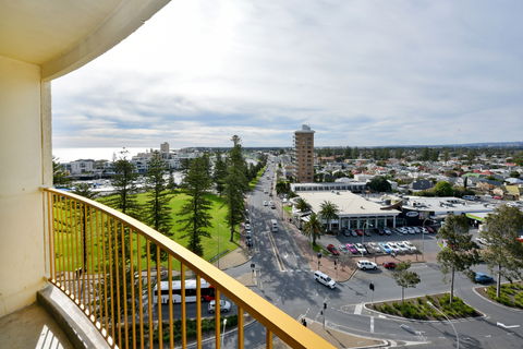 Atlantic Tower Motor Inn - Melbourne Tourism 1