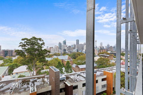 Astra Jasper - Melbourne Tourism 0