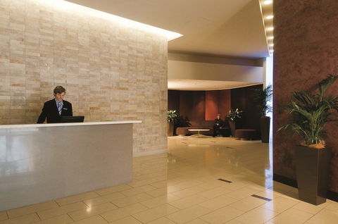Oaks Casino Towers - Melbourne Tourism 1