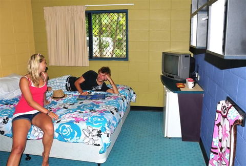 Nomads Cairns Backpackers Resort - Melbourne Tourism 2