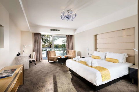 Swan River Hotel - Melbourne Tourism 2