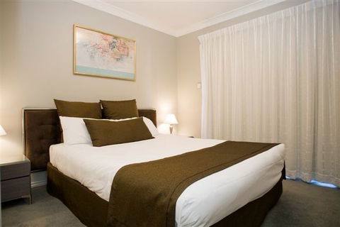 Pinnacle Apartments - Melbourne Tourism 1