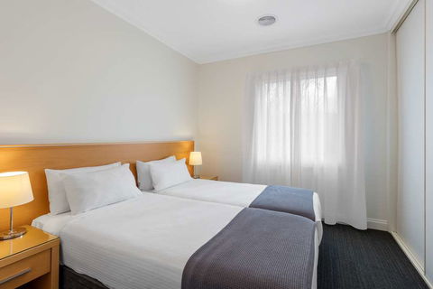 Kimberley Gardens Hotel, Serviced Apts - Melbourne Tourism 11