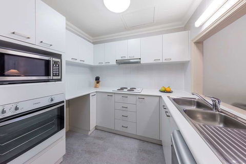 Kimberley Gardens Hotel, Serviced Apts - Melbourne Tourism 17