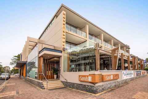 Narrabeen Sands Hotel By Nightcap Plus - Melbourne Tourism 1