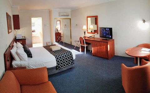 Amber Court Motor Inn - Melbourne Tourism 1