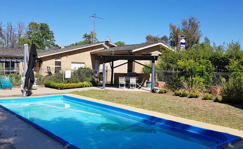 Amber Court Motor Inn - Melbourne Tourism 2