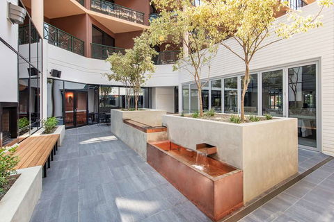 Amora Hotel Riverwalk Melbourne - Melbourne Tourism 2
