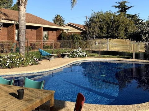 Kingswood Motel - Melbourne Tourism 1