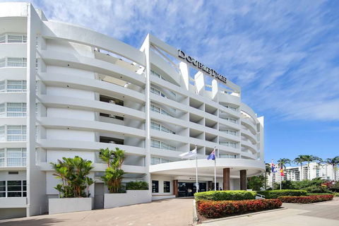 DoubleTree By Hilton Cairns - Melbourne Tourism 0