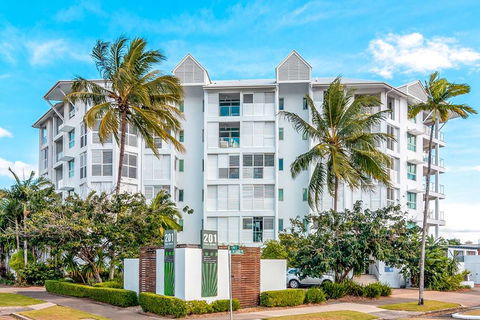 201 Lake Street - Cairns - Melbourne Tourism 0
