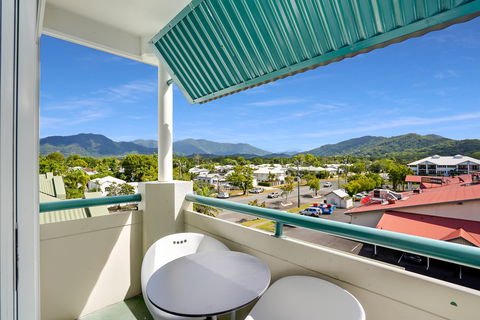 Cairns Sheridan Hotel - Melbourne Tourism 1