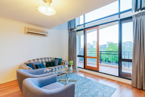 ALLARA CANBERRA - Melbourne Tourism 0