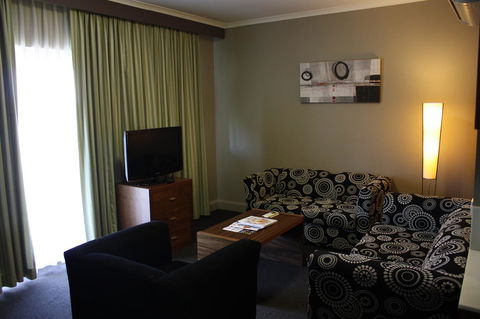 Quality Hotel Dickson - Melbourne Tourism 21