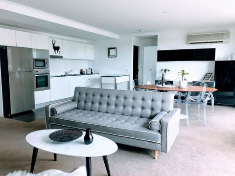 Staying Places - The Avenue - Melbourne Tourism 18