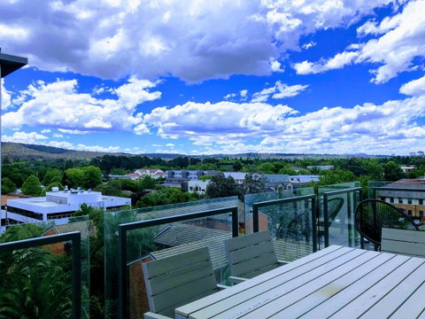 Staying Places - The Avenue - Melbourne Tourism 17