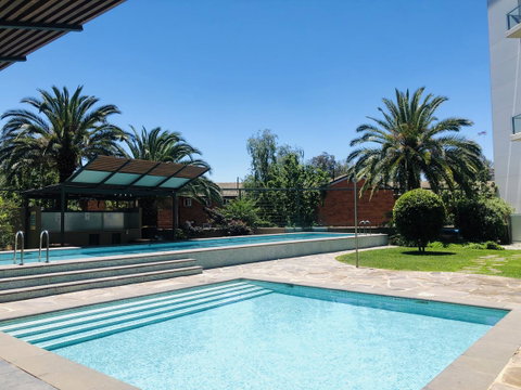 Staying Places - The Avenue - Melbourne Tourism 1