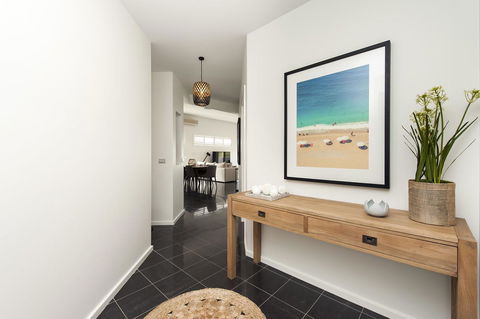 Mollymook Beachfront Penthouse 9 - Melbourne Tourism 7