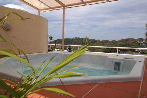 Pacific Bay Resort - Melbourne Tourism 13