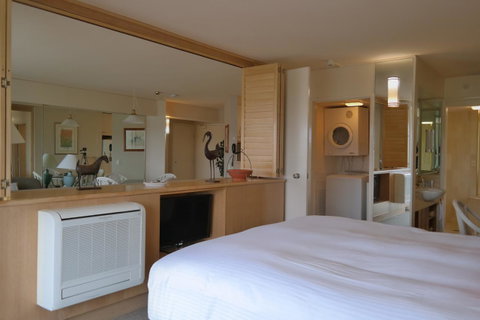 Pacific Bay Resort - Melbourne Tourism 32