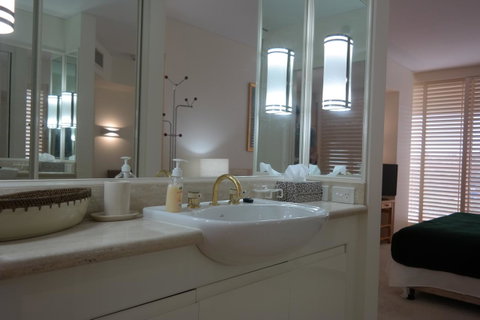 Pacific Bay Resort - Melbourne Tourism 17