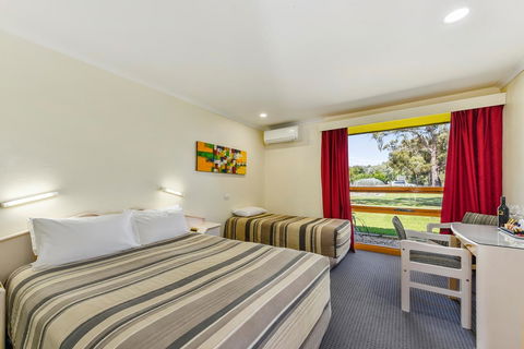 William Macintosh Motor Lodge - Melbourne Tourism 14