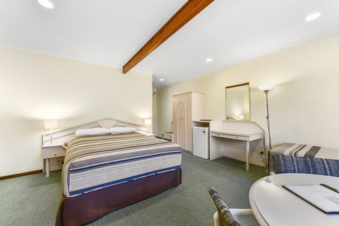 William Macintosh Motor Lodge - Melbourne Tourism 23