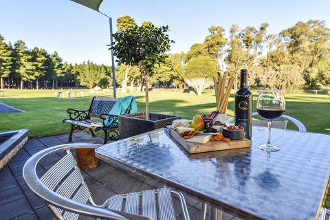 William Macintosh Motor Lodge - Melbourne Tourism 2