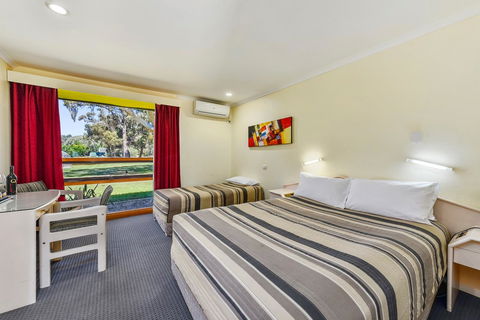 William Macintosh Motor Lodge - Melbourne Tourism 11