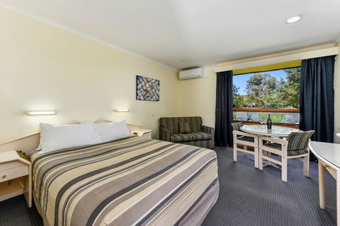 William Macintosh Motor Lodge - Melbourne Tourism 17