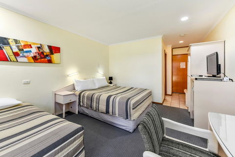 William Macintosh Motor Lodge - Melbourne Tourism 10
