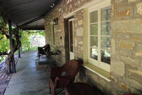 Hillside Cottage - Melbourne Tourism 0